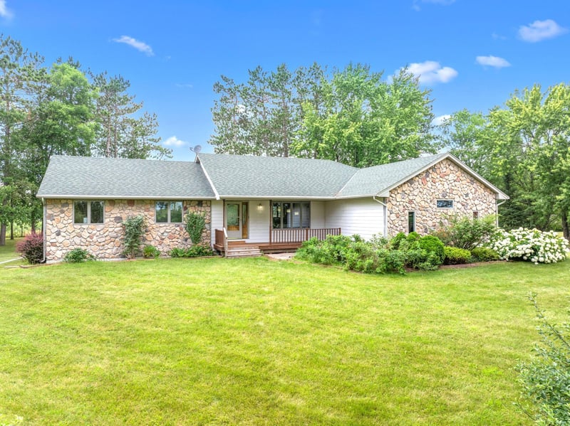 1753 Delta St, Ogilvie, MN 56358