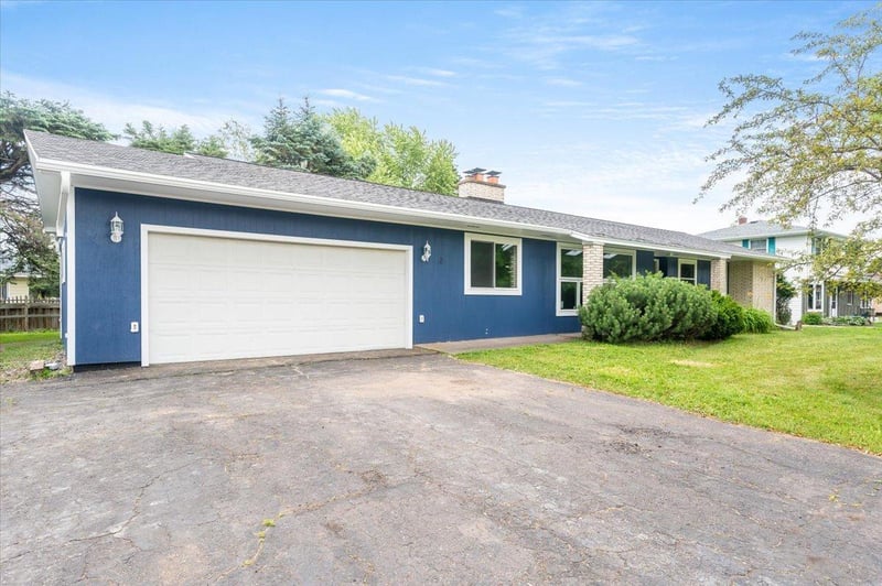 2 Windsor St, Superior, WI 54880