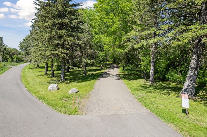 25 Windy Hill Rd, Sunfish Lake, MN 55077