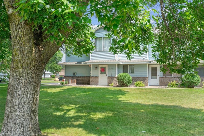 8418 S Pond Trl, Champlin, MN 55316