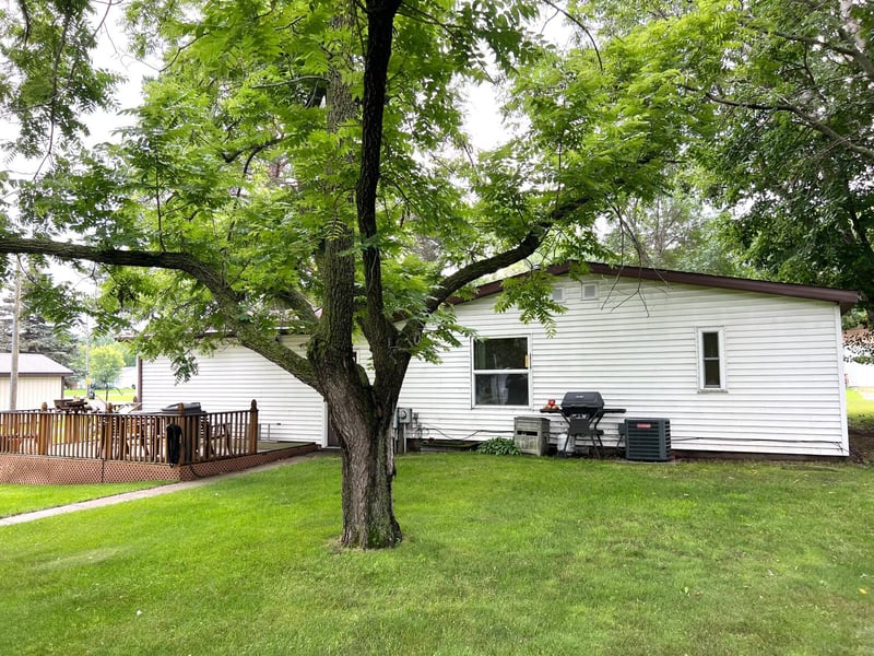 519 Grove St, Erhard, MN 56534