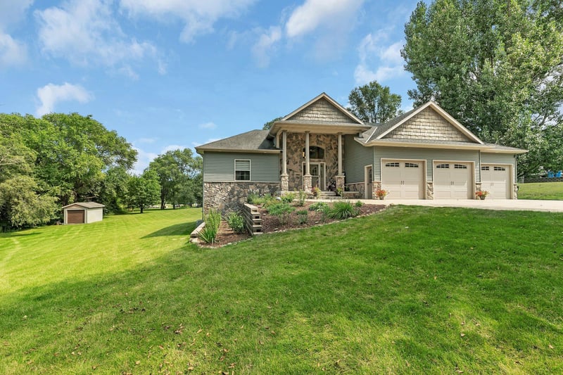 19054 Emerson Rd, Clearwater, MN 55320