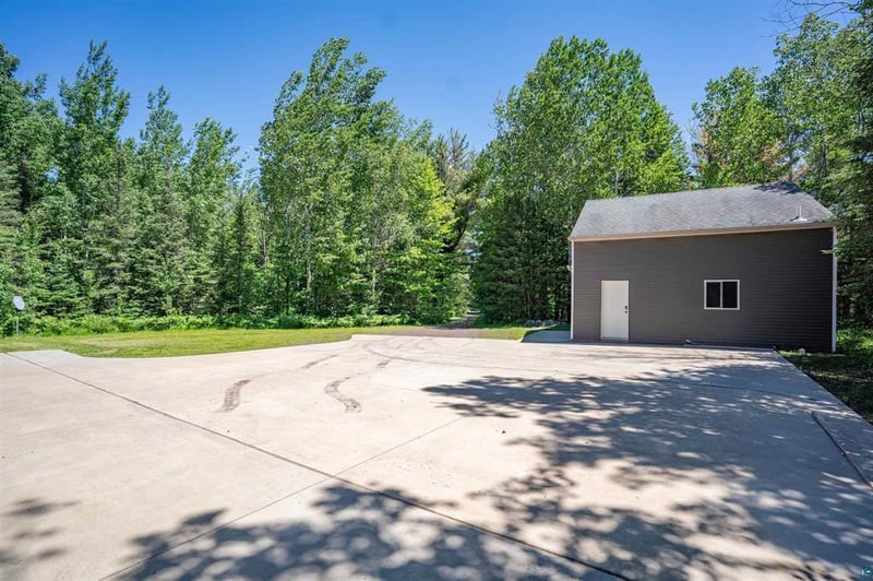 5883 Lonely Pine Dr, Duluth, MN 55803