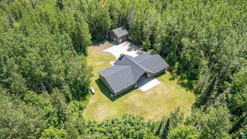 5883 Lonely Pine Dr, Duluth, MN 55803