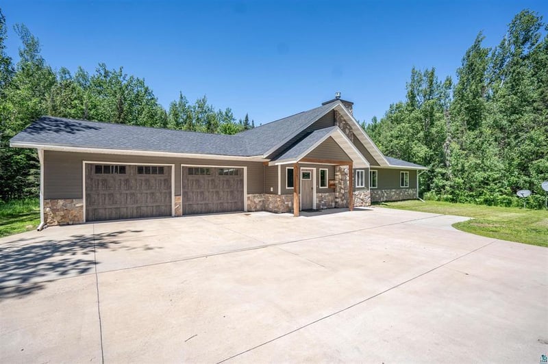 5883 Lonely Pine Dr, Duluth, MN 55803