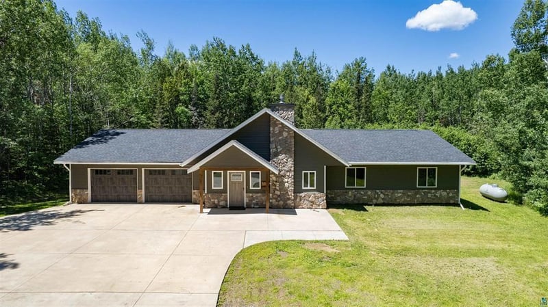 5883 Lonely Pine Dr, Duluth, MN 55803