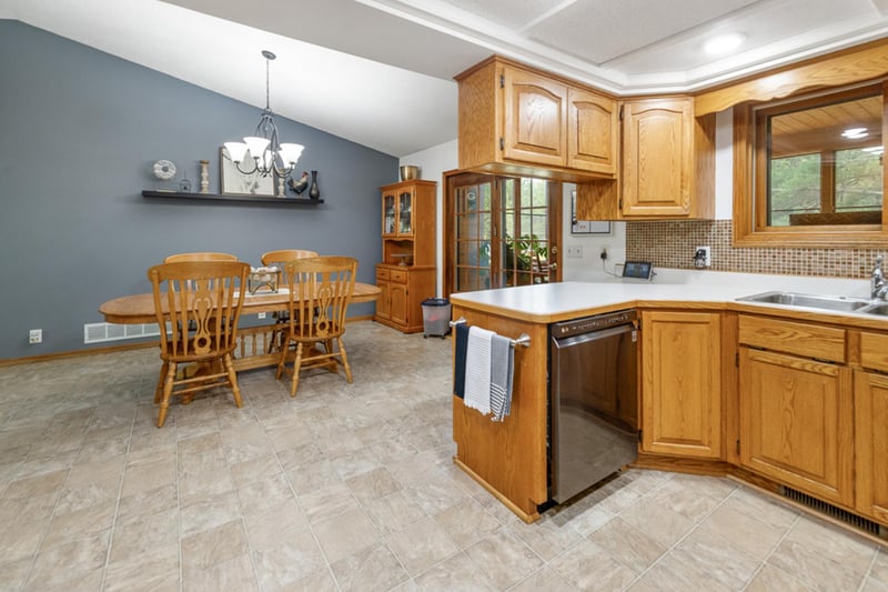 10637 E Shore Dr, Merrifield, MN 56465