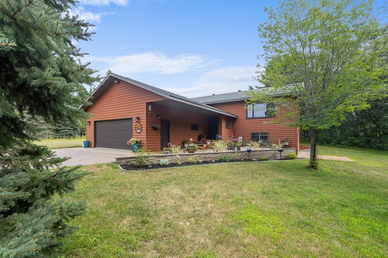 10637 E Shore Dr, Merrifield, MN 56465
