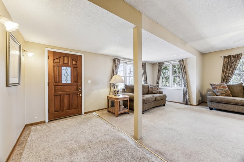 305 Jefferson Ave S, Edina, MN 55343