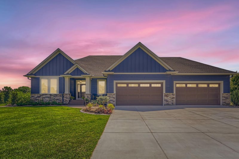 1779 River Shore Dr, Hastings, MN 55033