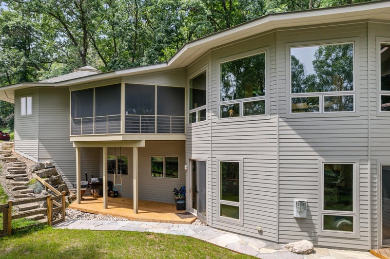 23277 Blackberry Rd, Winona, MN 55987