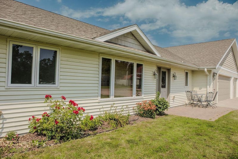 303 W 2nd Ave S, Chokio, MN 56221