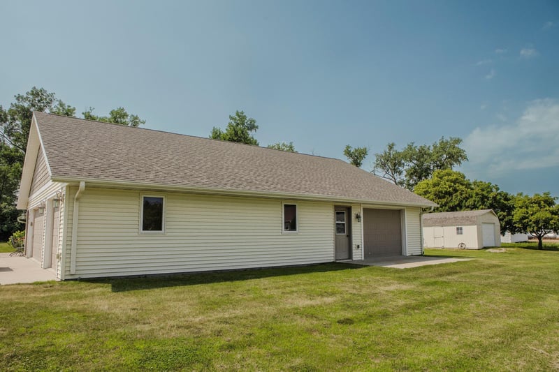303 W 2nd Ave S, Chokio, MN 56221