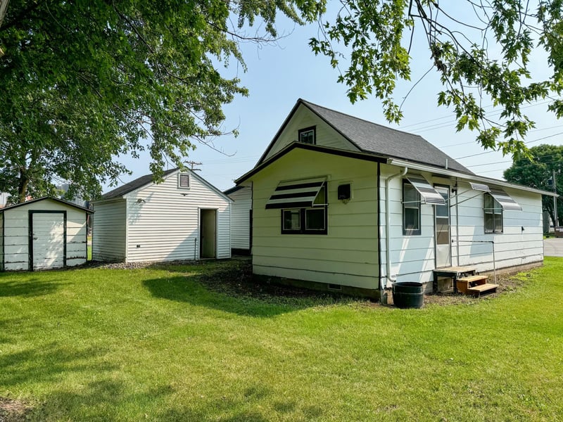 101 Summer St N, Pierz, MN 56364
