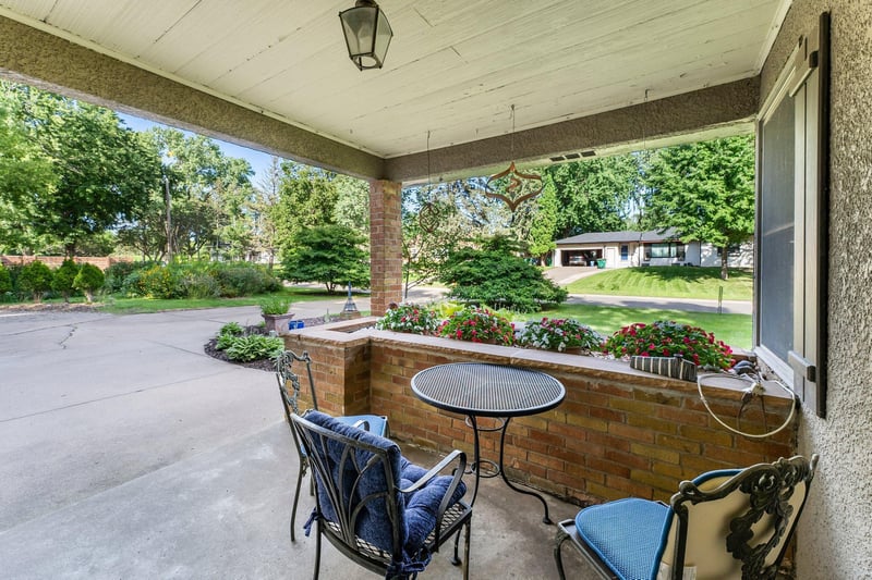 2315 York Ave N, Minneapolis, MN 55422
