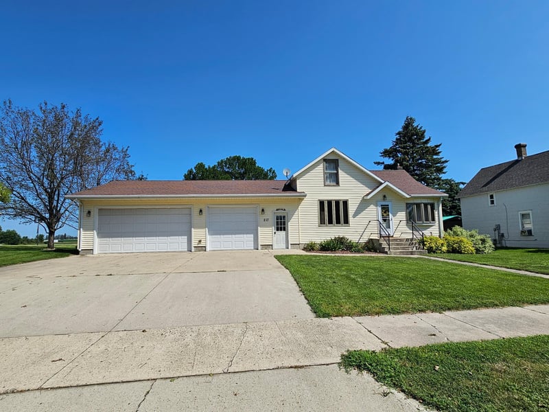 217 2nd Ave NE, Fairfax, MN 55332