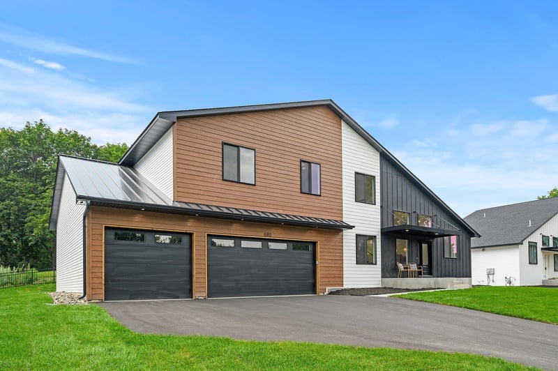 690 Inca Ln, New Brighton, MN 55112