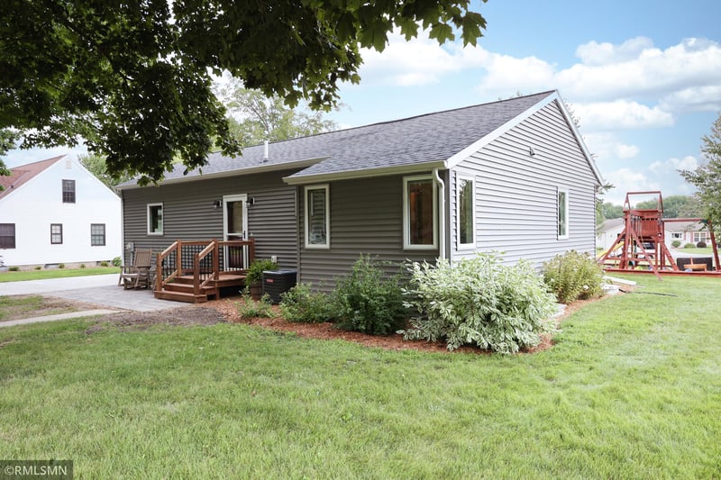 706 2nd St SE, Fairfax, MN 55332