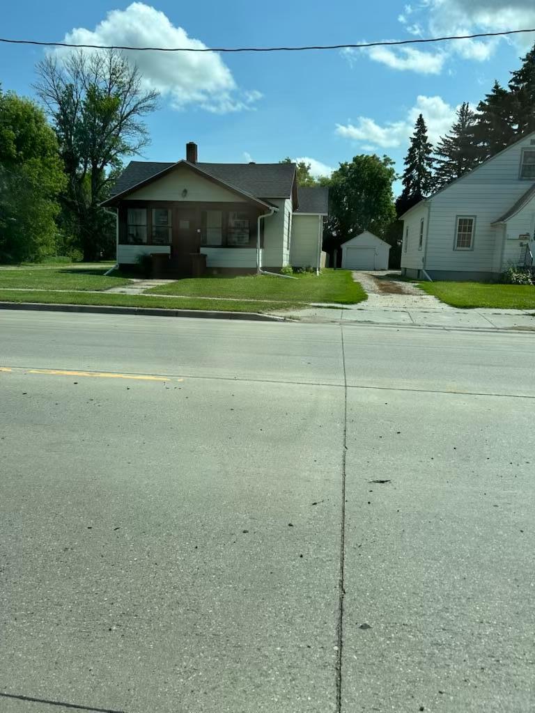 22 E Thorpe Ave, Ada, MN 56510