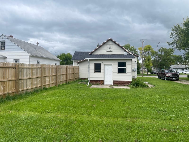 22 E Thorpe Ave, Ada, MN 56510