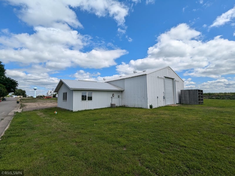 118 2nd Ave SW, Fairfax, MN 55332