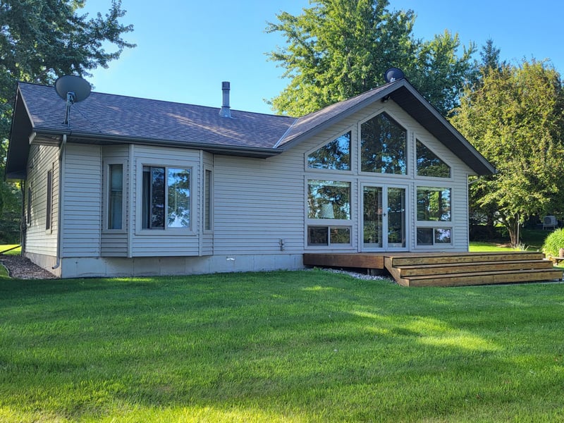 33885 Starridge Dr, Dent, MN 56528