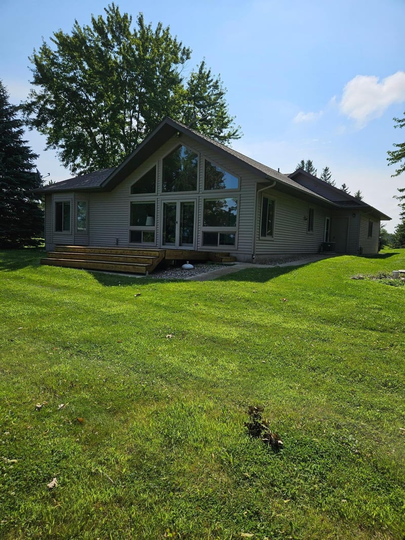 33885 Starridge Dr, Dent, MN 56528