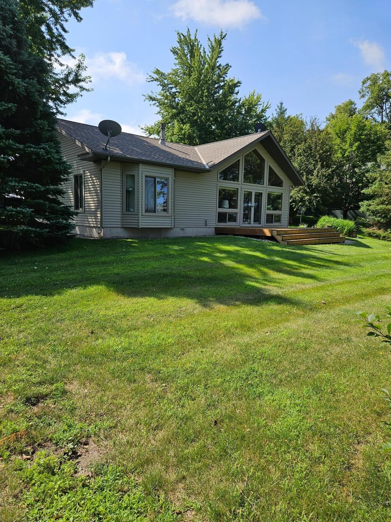 33885 Starridge Dr, Dent, MN 56528