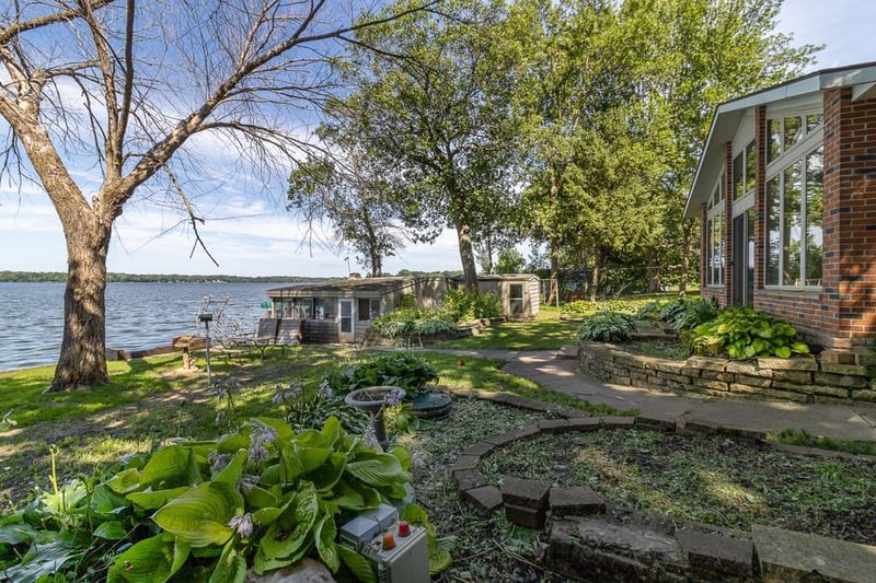 50391 Moores Ln, Waterville, MN 56096