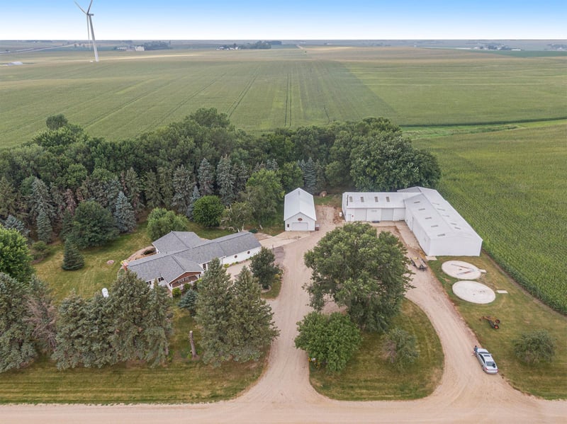 1101 110th Ave, Luverne, MN 56156