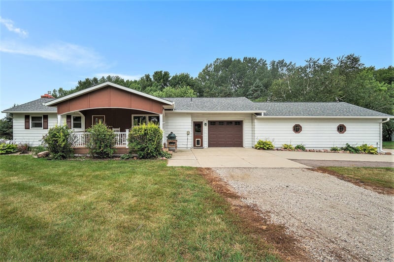 1101 110th Ave, Luverne, MN 56156