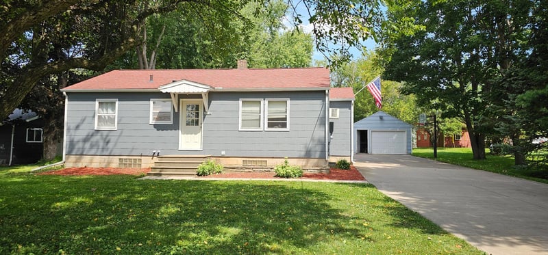 20716 W Gale Ave, Galesville, WI 54630