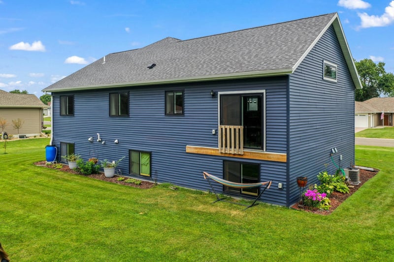201 6th St NW, Blooming Prairie, MN 55917