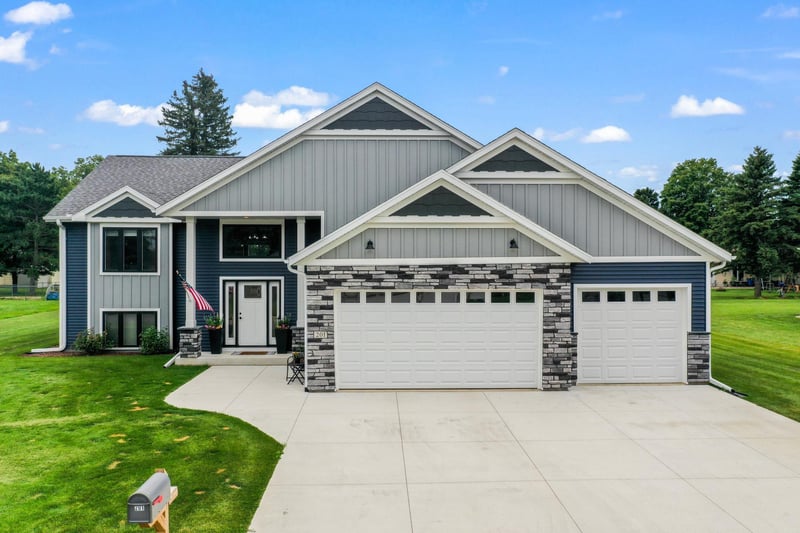 201 6th St NW, Blooming Prairie, MN 55917