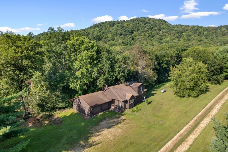 W2169 Peaceful Valley Rd, Nelson, WI 54756