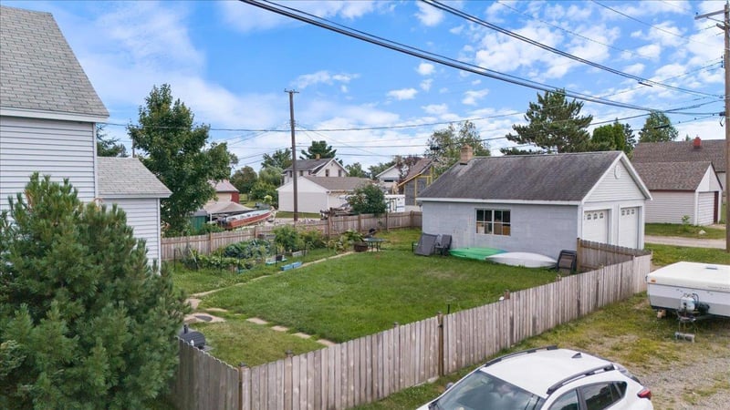 1004 E Madison St, Ely, MN 55731