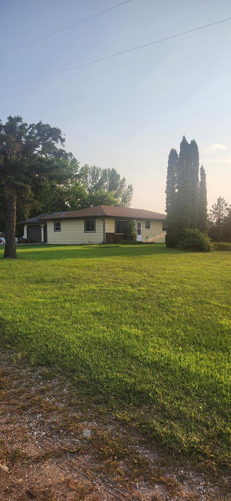 916 Main St, Erhard, MN 56534