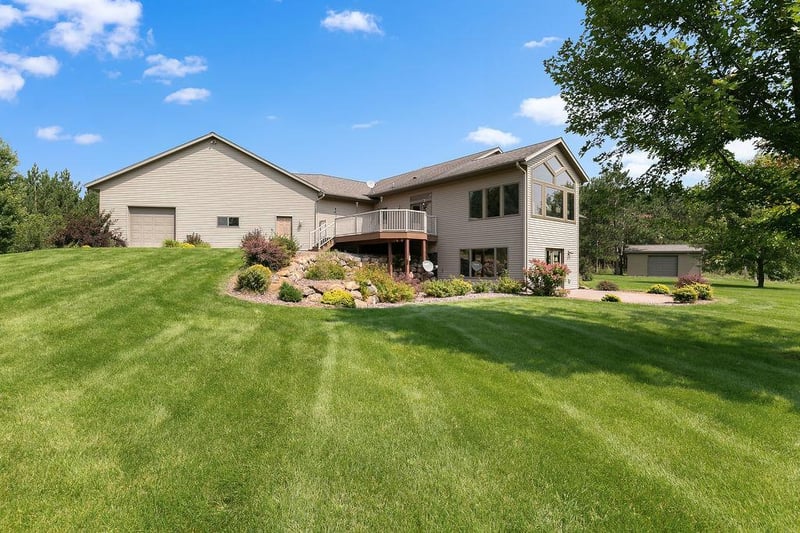 19201 Iris Rd, Little Falls, MN 56345