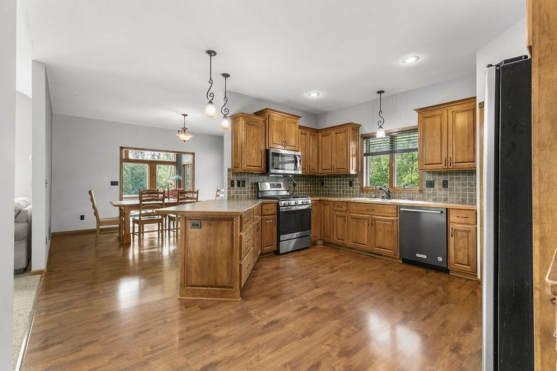 19201 Iris Rd, Little Falls, MN 56345