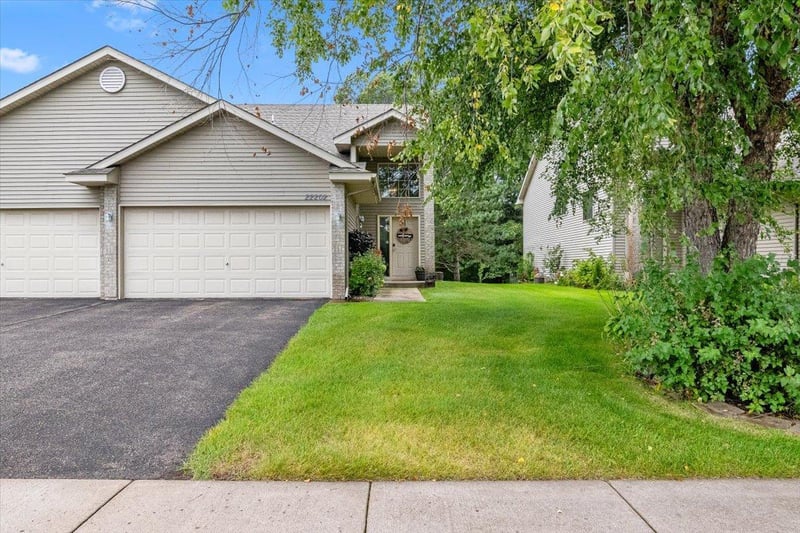 22202 Zion Pw NW, Oak Grove, MN 55011