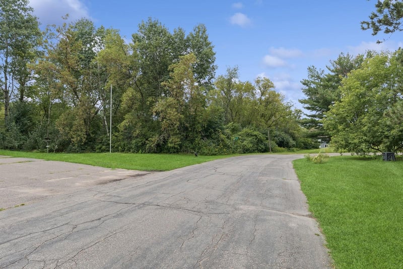 000 4th Ave Sw, Isanti, MN 55040