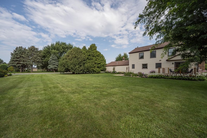 463 3rd St SW, Blooming Prairie, MN 55917