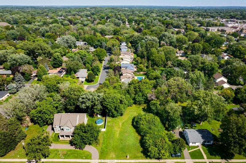 1836 Hamline Ave N, Roseville, MN 55113