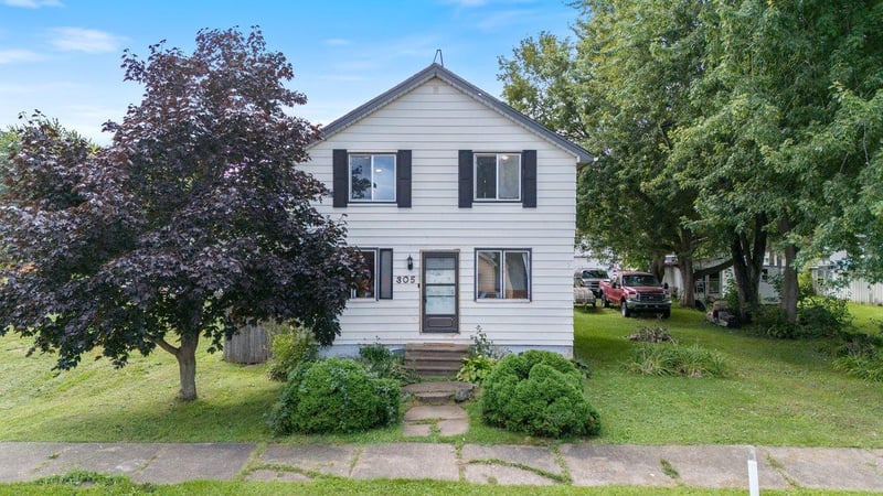 305 W Howard Ave, Keewatin, MN 55753