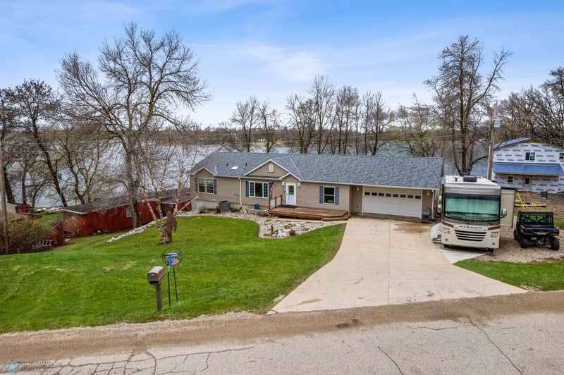 15736 Blackhawk Rd, Lake Park, MN 56554