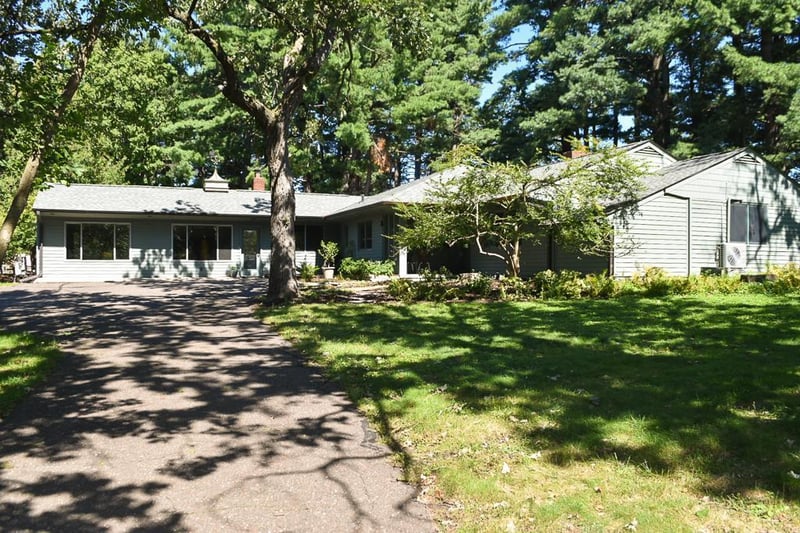 5 Point Rd, Bayport, MN 55003
