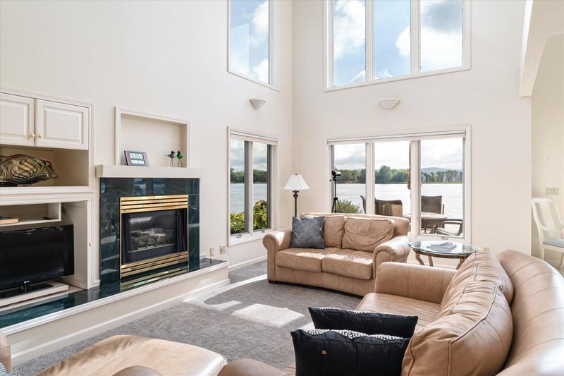 280 N Marina Dr, Brownsville, MN 55919