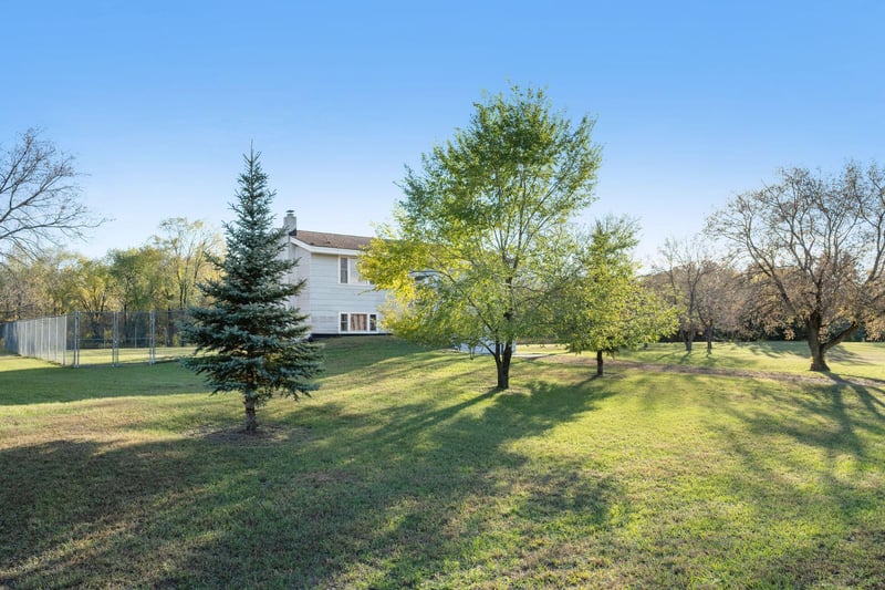 2060 202nd Ave NW, Oak Grove, MN 55011