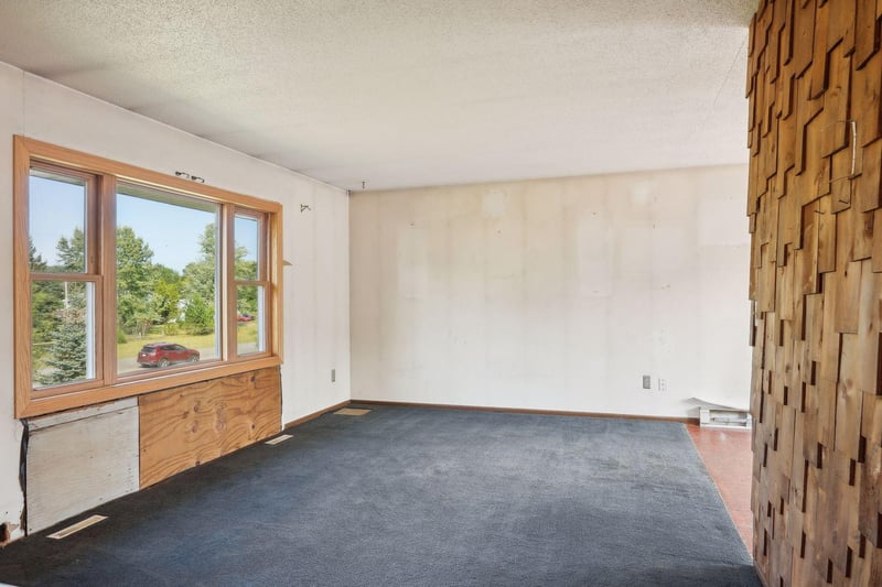 2060 202nd Ave NW, Oak Grove, MN 55011
