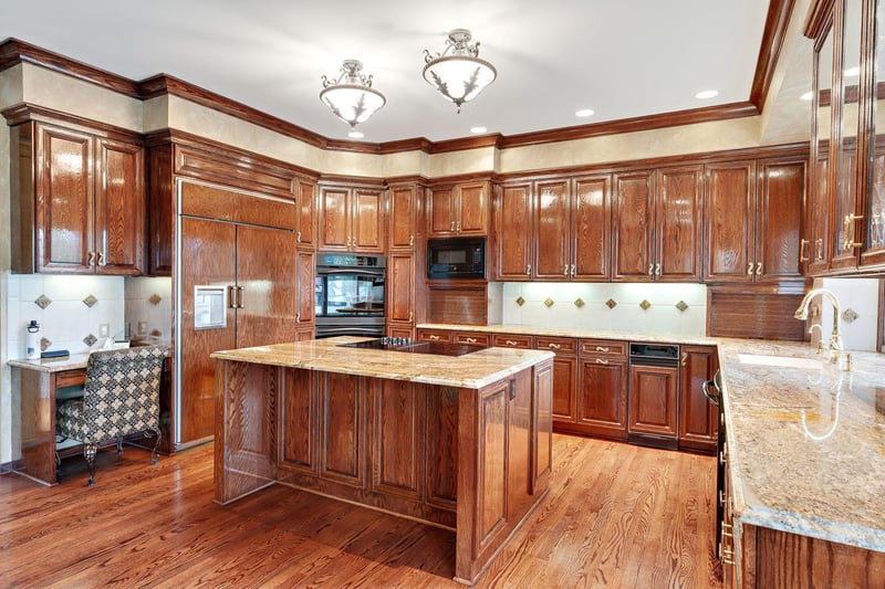 11478 Keystone Ct, Hopkins, MN 55305
